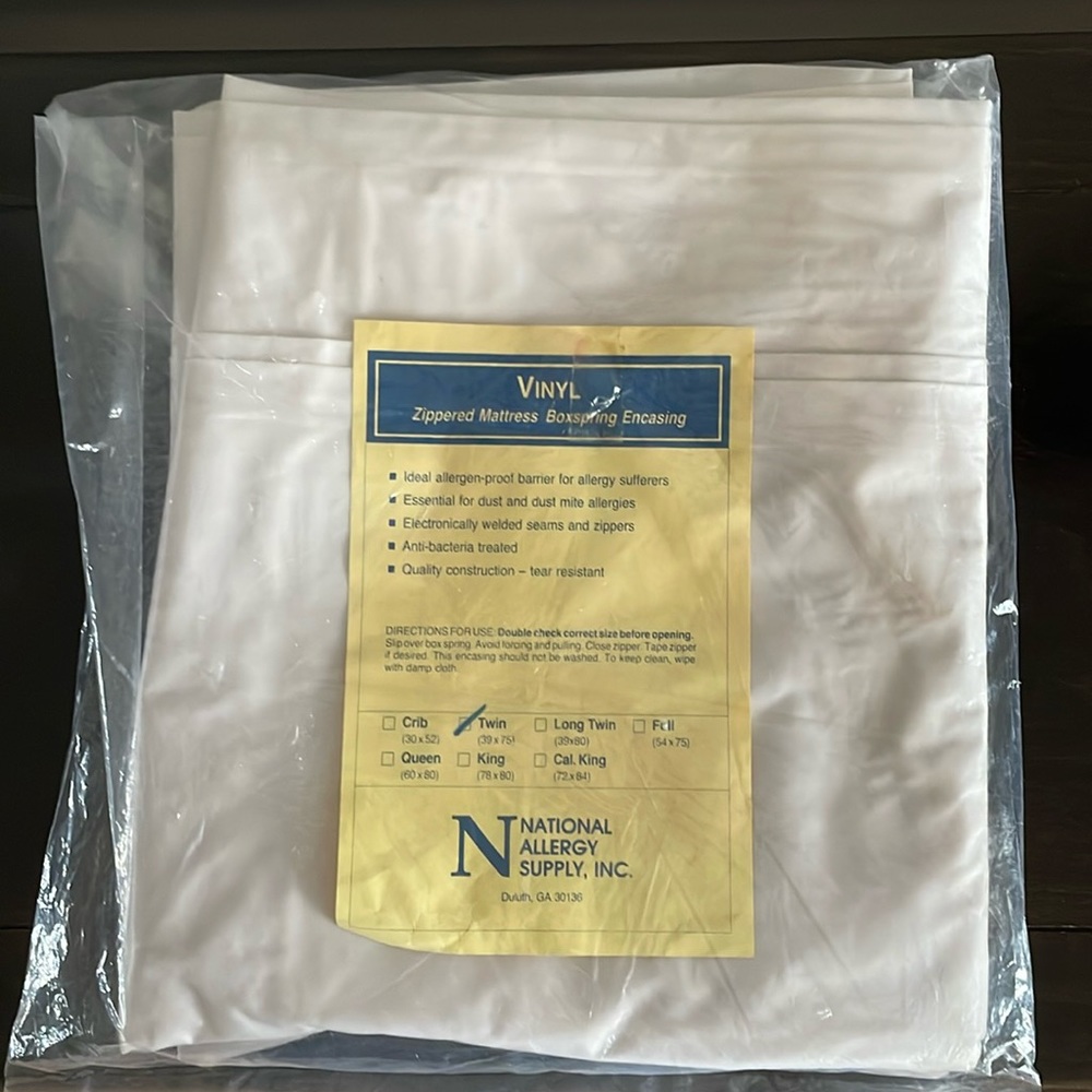 Zippered twin mattress boxspring encasing